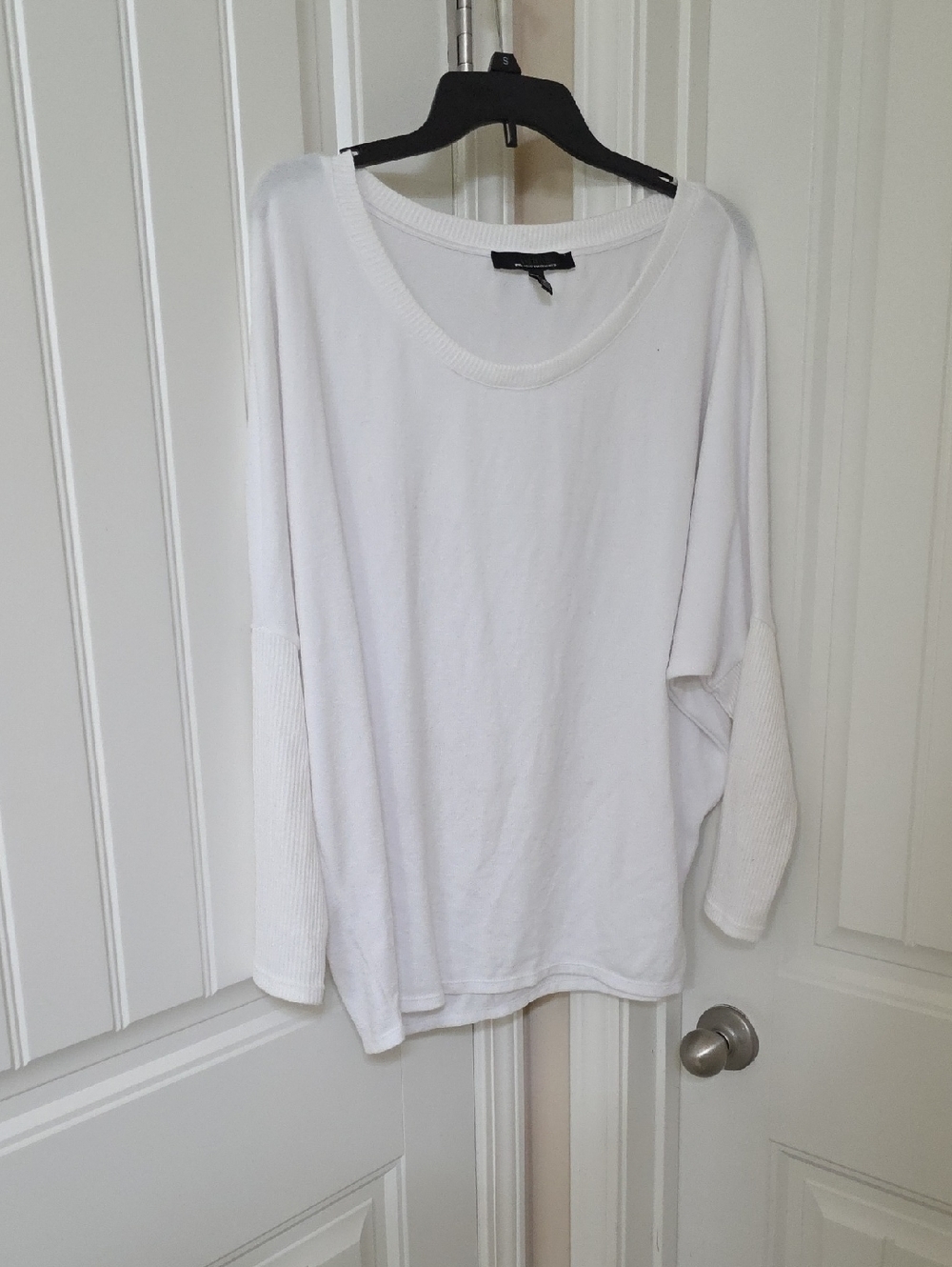 White House Black Market White Scoop Neck Lightweight Top